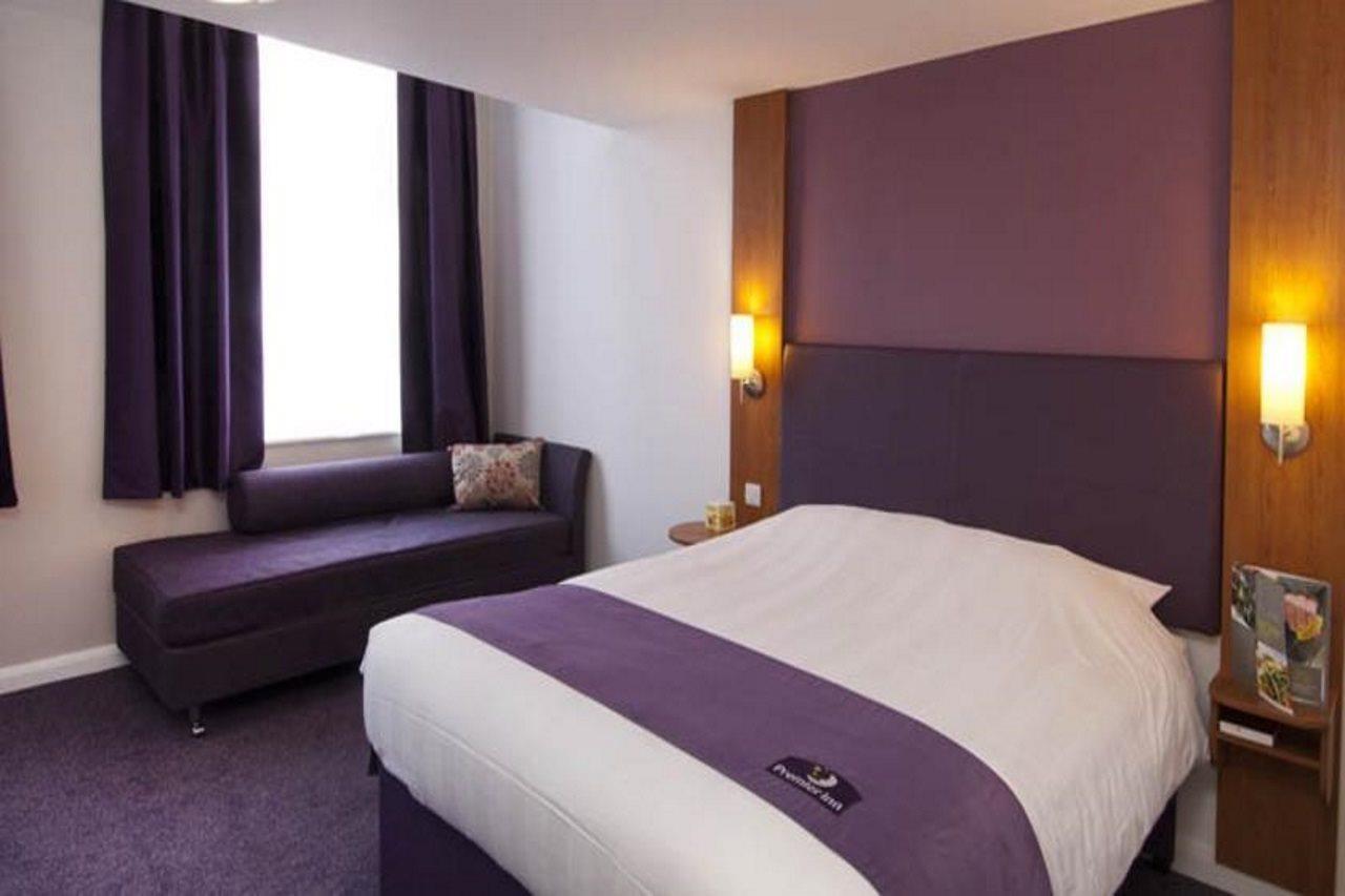 Premier Inn Haydock Park/M6 J23 Уорингтън Екстериор снимка