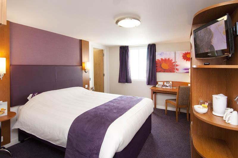 Premier Inn Haydock Park/M6 J23 Уорингтън Екстериор снимка